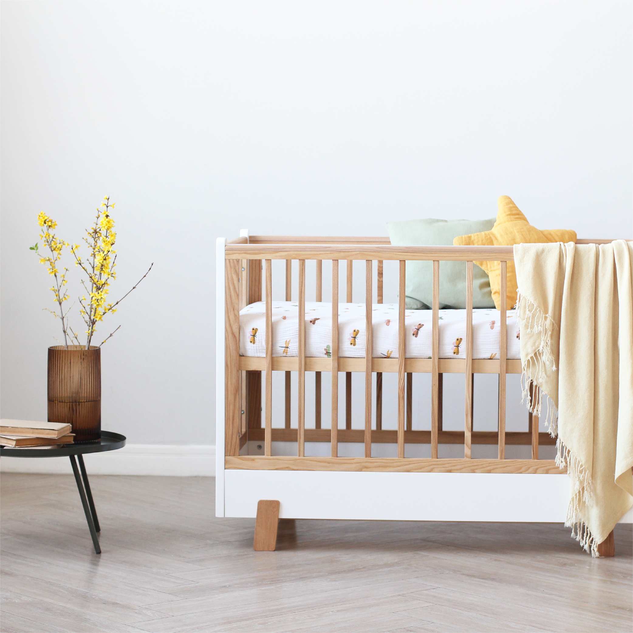 Детская кроватка "Фабрика Облаков" Onlybaby Scandi молочная 1