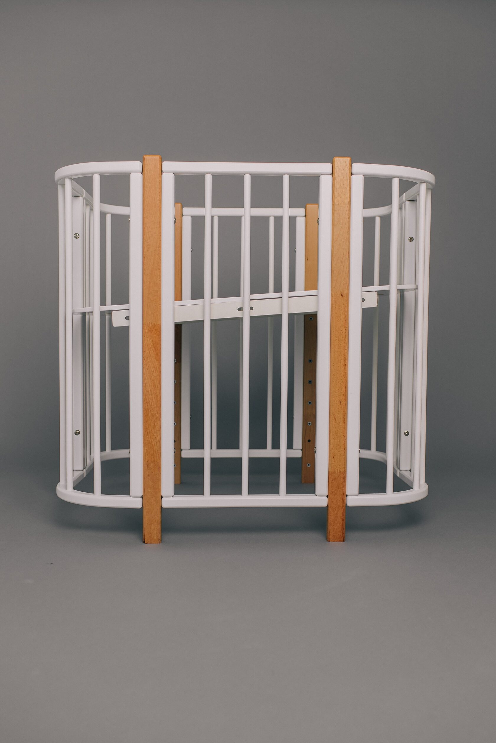 Кроватка КАРАМЕЛЬ с комплектом матрасов и маятником 9