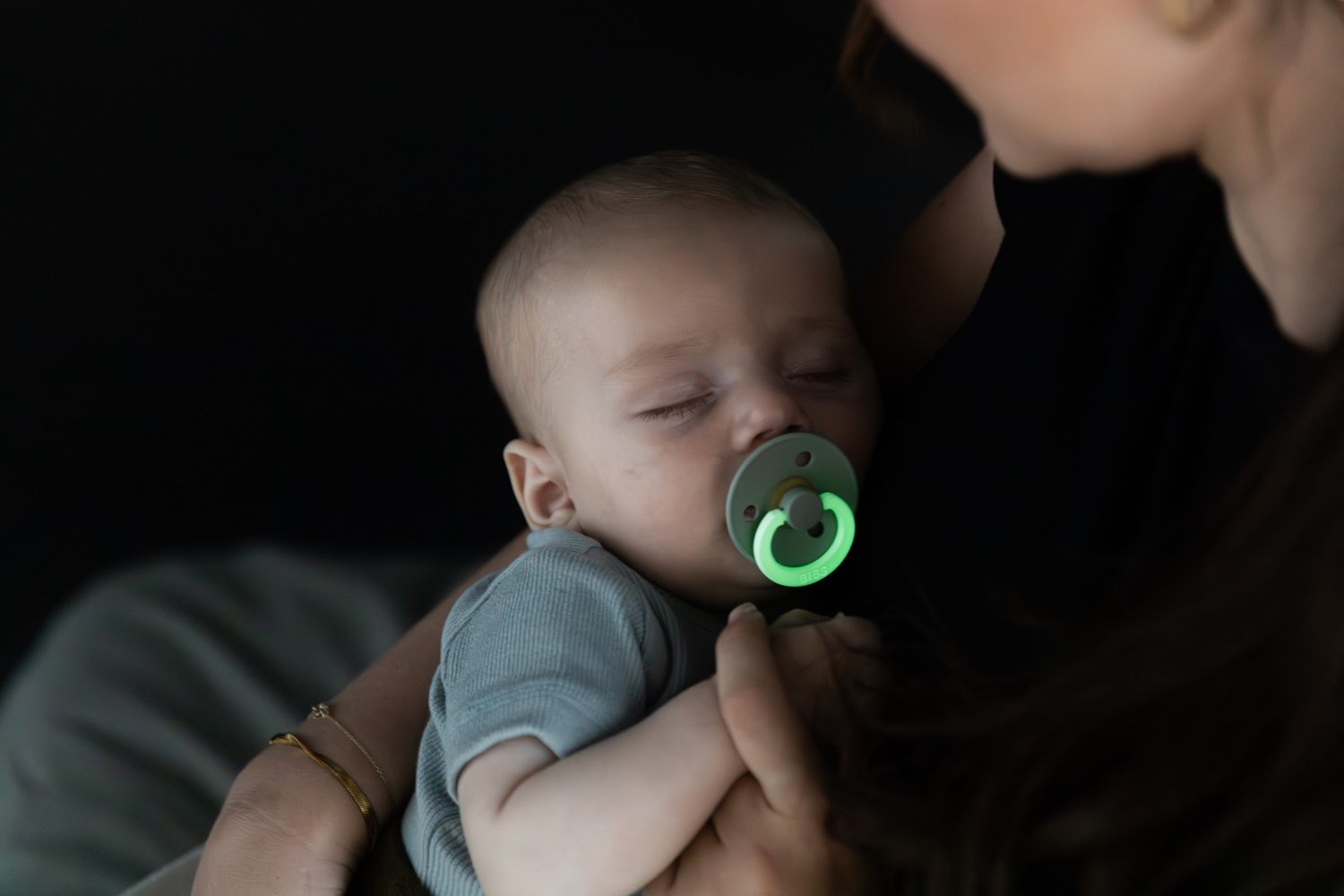 Пустышка латексная ночная BIBS Colour Glow Symmetrical Sage 0+ мес. 2