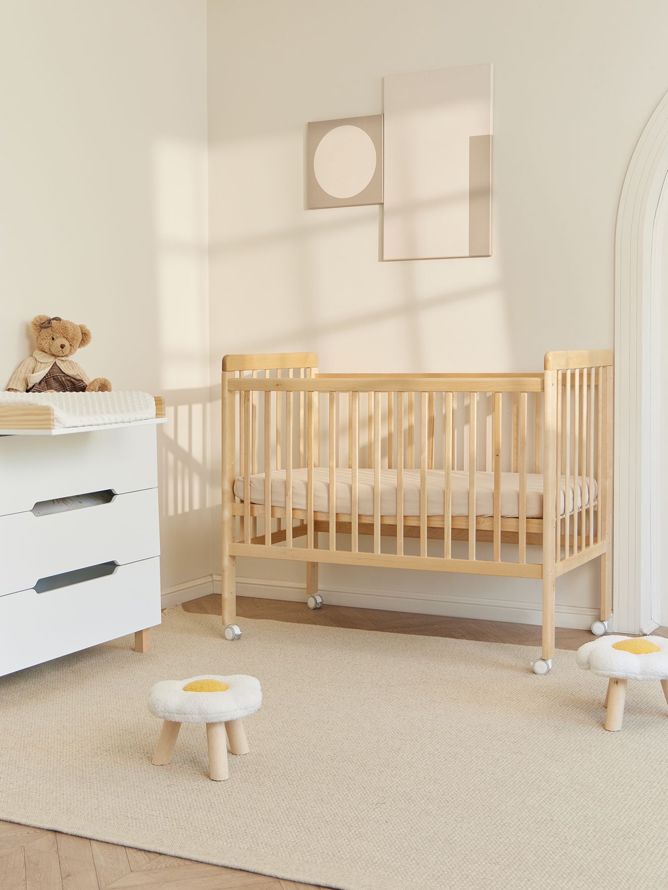 Кроватка детская Happy Baby MIRRA LIGHT c матрасом и простынёй 1