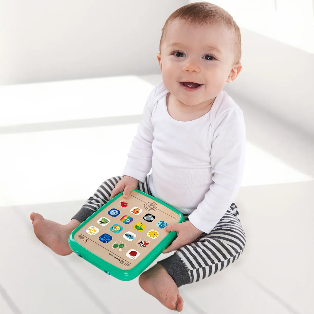 Музыкальная игрушка Hape развивающая, сенсорная "Планшет" 8