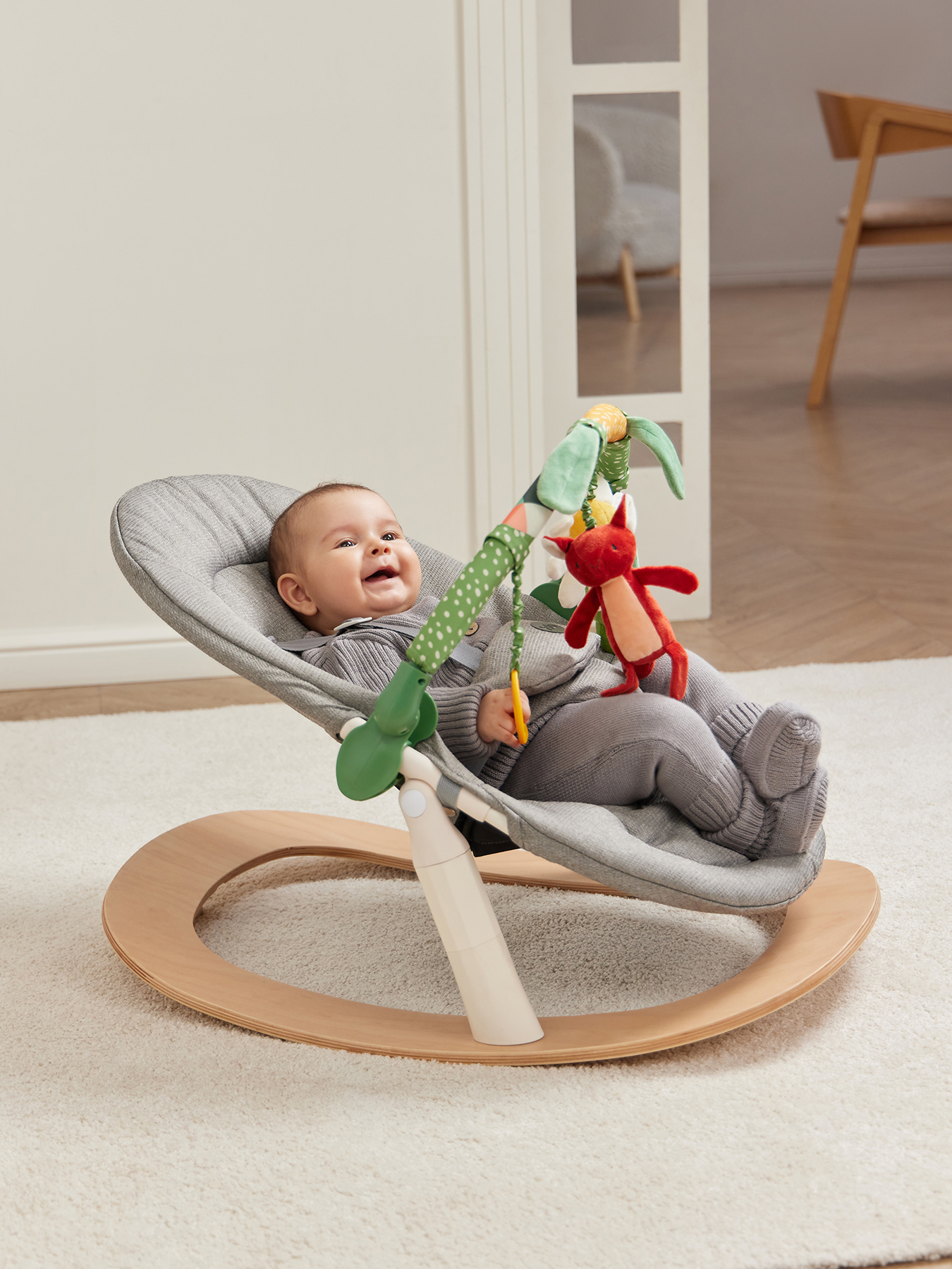 qrn4qb5gwk3c7lrjf7tavobmbcfrds3h Детский шезлонг Happy baby HAMMY 5