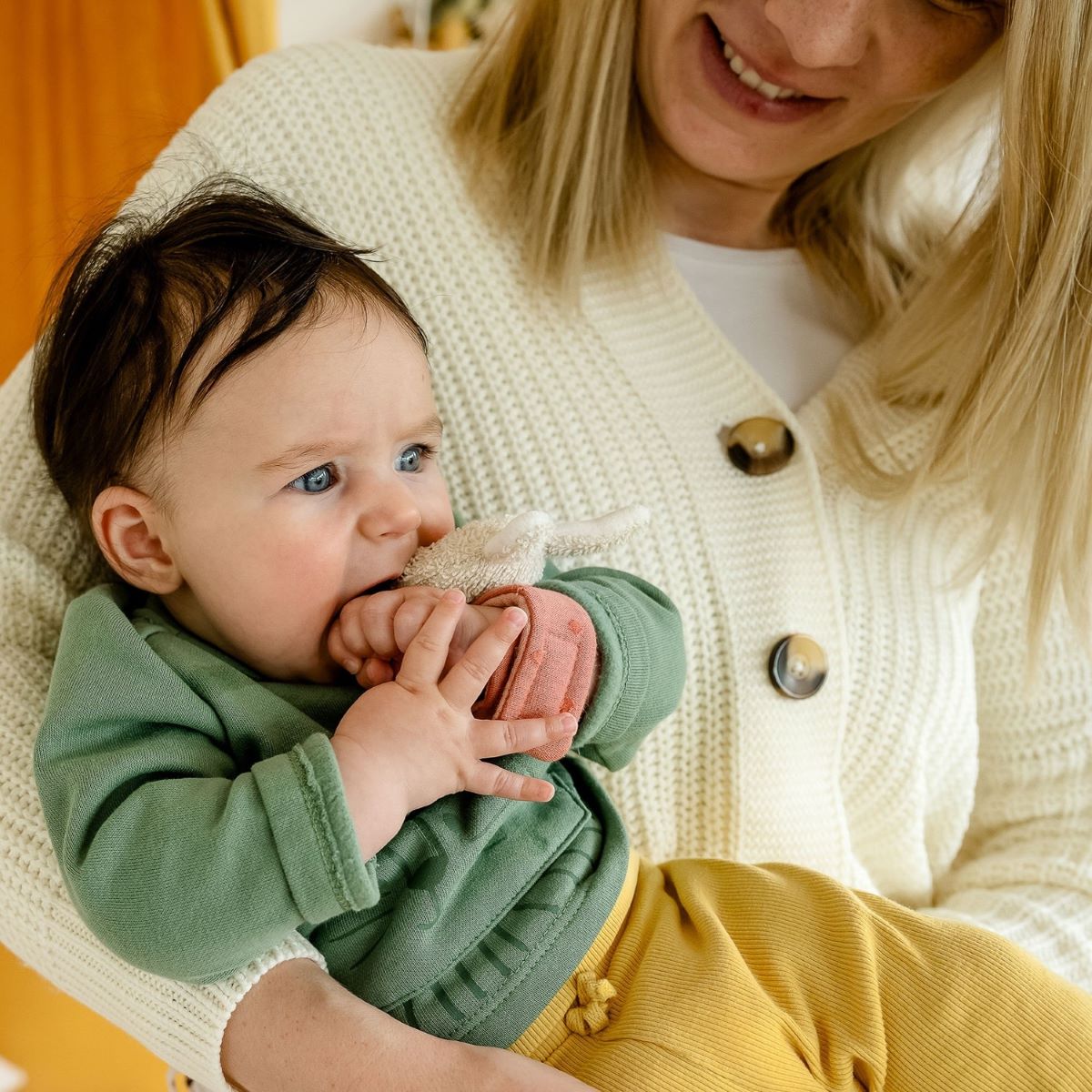 Браслет-погремушка FEHN Зайка fehnNATUR 2