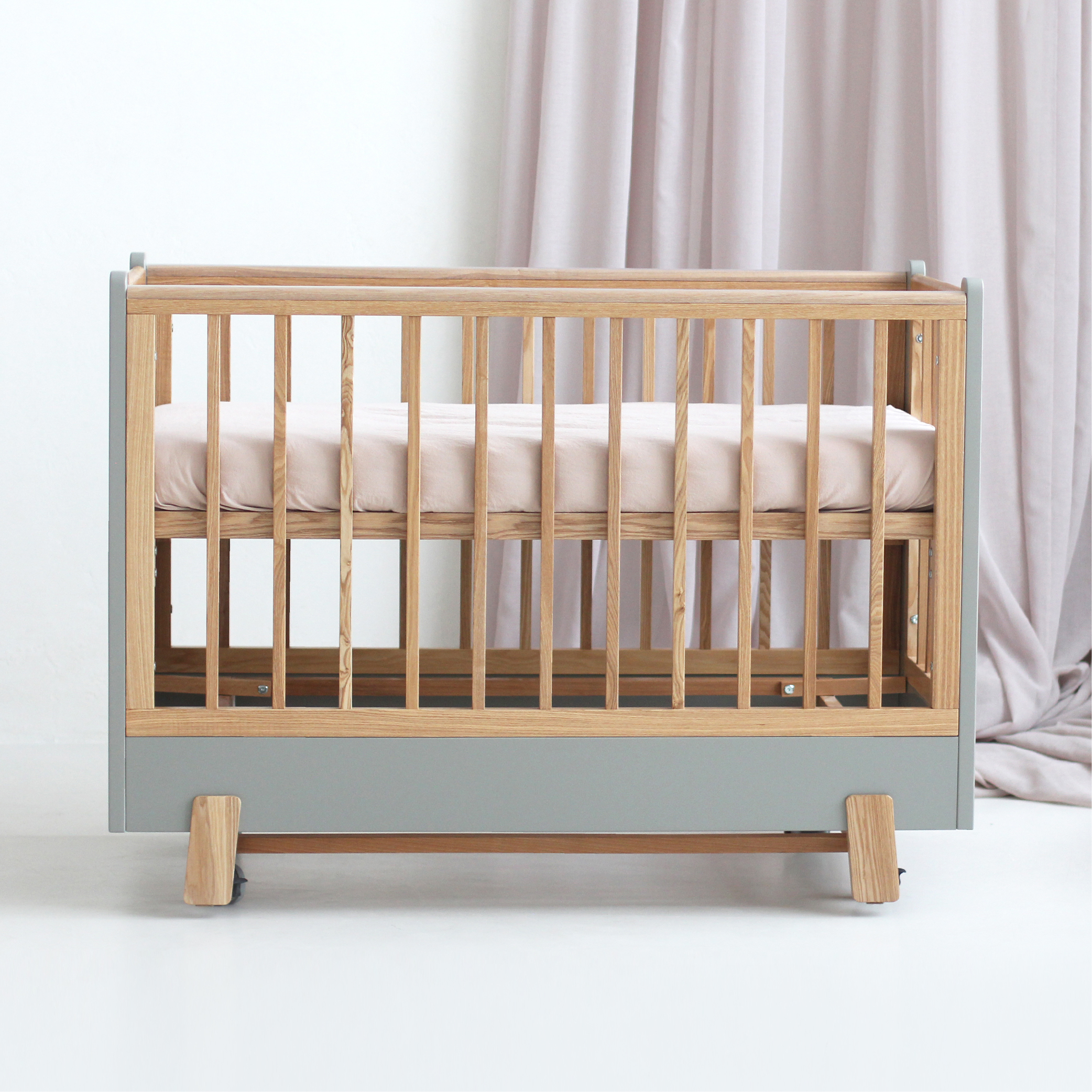 Серая-кровать_сайт_Монтажная-область-1 Детская кроватка "Фабрика Облаков" Onlybaby Scandi серая 1